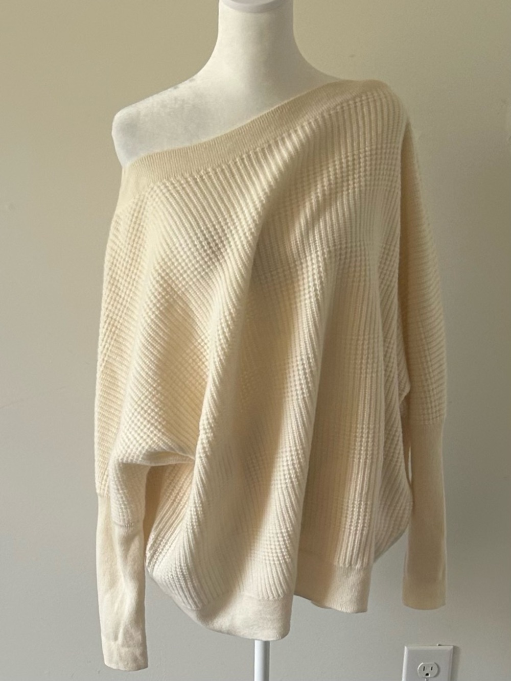 New Studio Park 100% Cashmere Boat Neck Sweater Ivory Cream size X-Large - Picture 2 of 11
